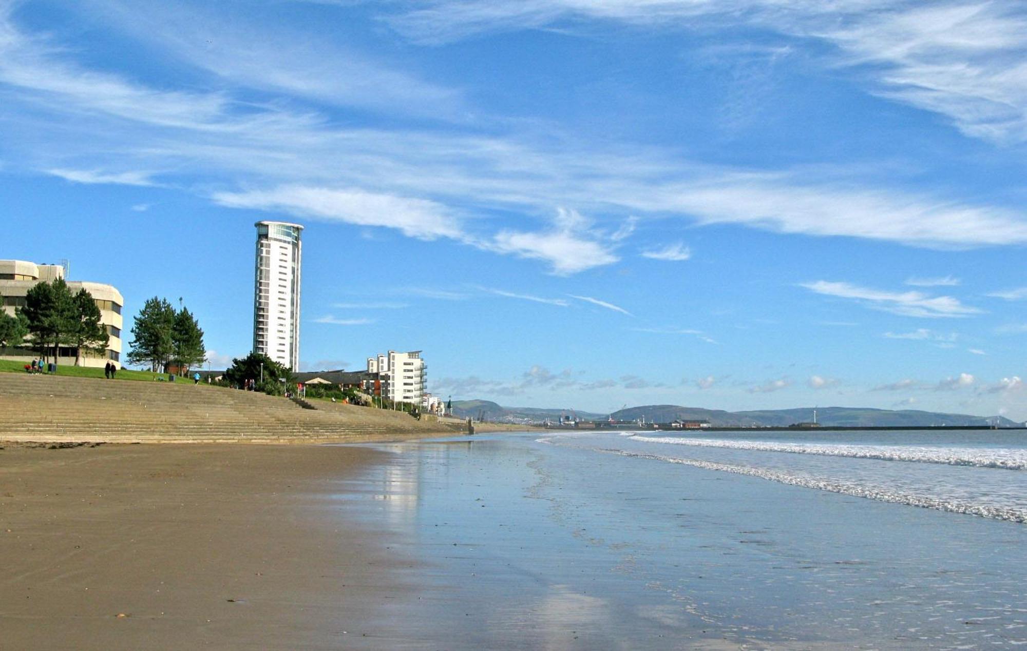 Coastline Apt Nearby The Beach Суонси Экстерьер фото